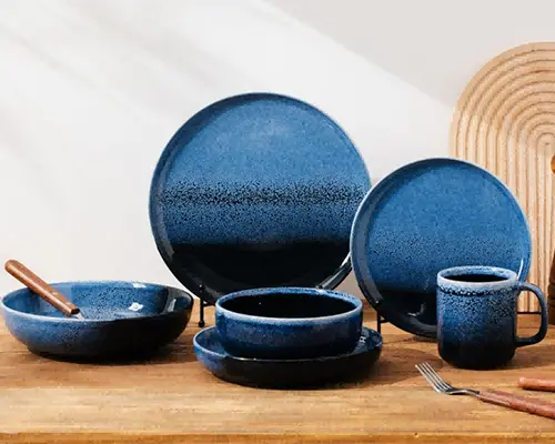 ఈ చిన్న ప్రదేశంలో, సమయం యొక్క సున్నితత్వం అస్పష్టంగా ఉంటుంది