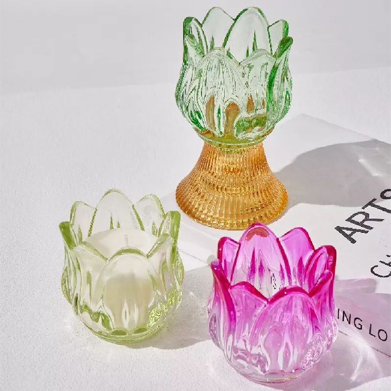 రంగు మెర్విల్లెస్ ఫ్లోరల్స్ గ్లాస్ క్యాండిల్ స్టిక్